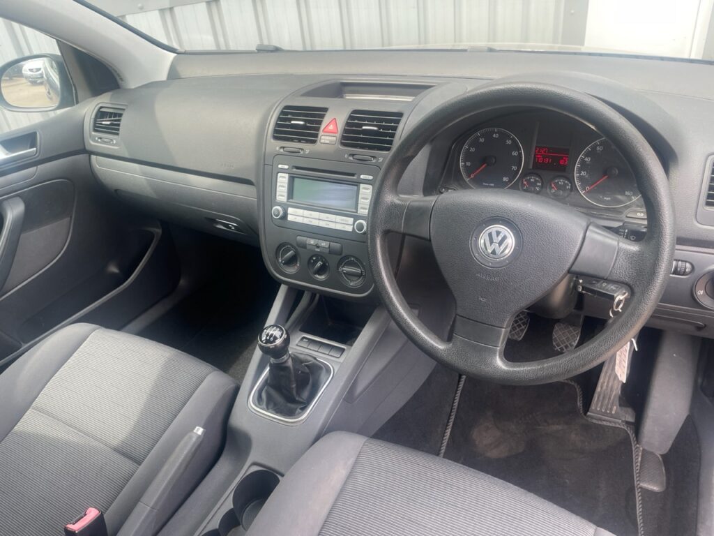 Volkswagen Golf 1.6 S - Airforce Auto Sales